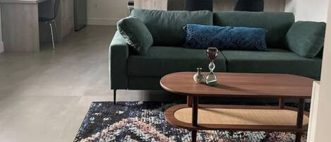 Smart-tv, boeken en een stereo