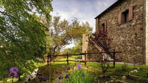Garden - LA MASIA DEL TAULAT CHAMBRES D  HOTES (Llo)