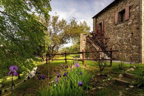 Garden - LA MASIA DEL TAULAT CHAMBRES D  HOTES (Llo)