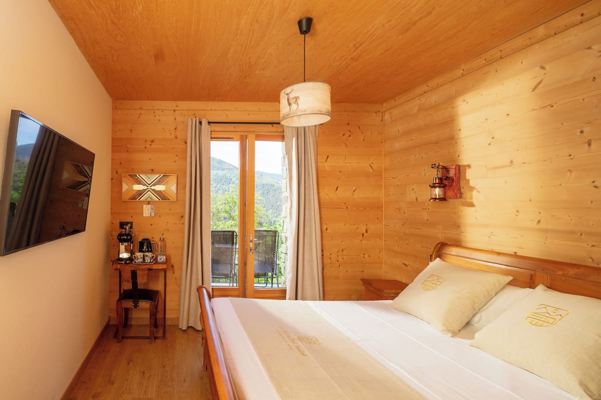 CARLIT | Egyptian cotton sheets, premium bedding, down duvets