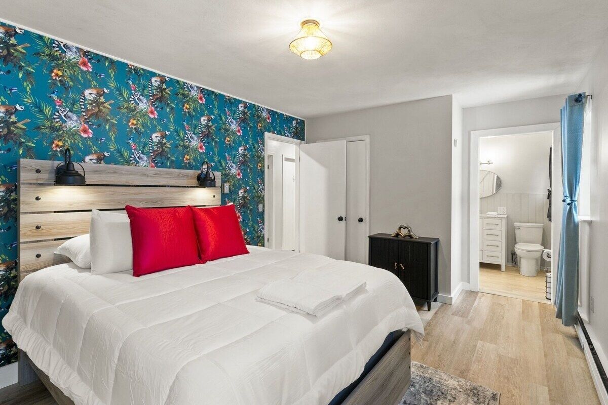 6 makuuhuonetta, silitysrauta/-lauta, ilmainen Wi-Fi, vuodevaatteet