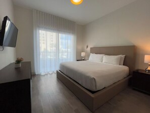 1 bedroom, WiFi - Chic 1-bedroom with Partial Ocean View WiFi, AC, in fabulous Hollywood - 4 Pax (Hollywood)