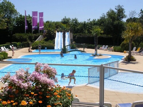 ZEcamping 4* familial avec étang de pêche et piscine chauffée
