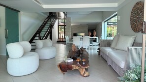 Smart TV - RECANTO ALOHA - heated pool, air-conditioned room, contemplation, comfort (N. Sra do Ó)