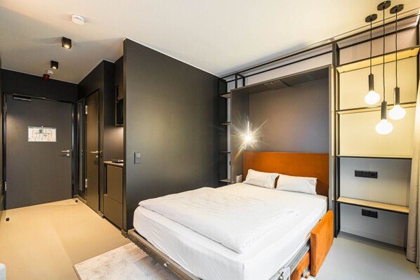 1 bedroom, desk, free WiFi, bed sheets