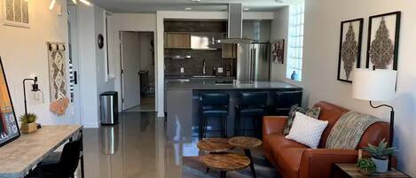 1 室のベッドルーム、WiFi