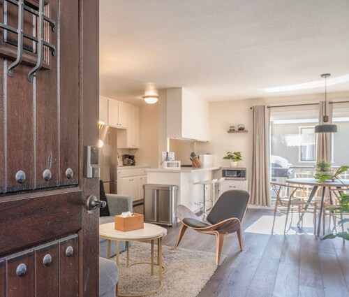 Modern Carmel Unit - Central, Big Yard & Fire Pit!