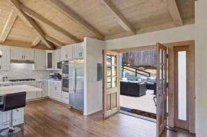 Dining tables - Carmel Hilltop Retreat - Views, Fire Pit, Hot Tub! (Carmel-by-the-Sea)