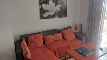 Apartment | Living area | TV