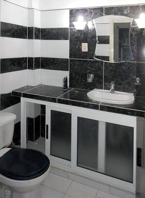 Comfort Apartment | Bathroom