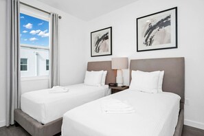 5 dormitoris, planxa i posts de planxar, wifi gratuïta i roba de llit 