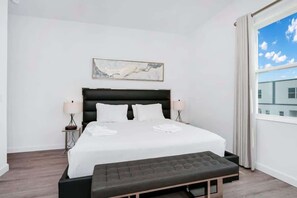 5 bedrooms, iron/ironing board, free WiFi, bed sheets