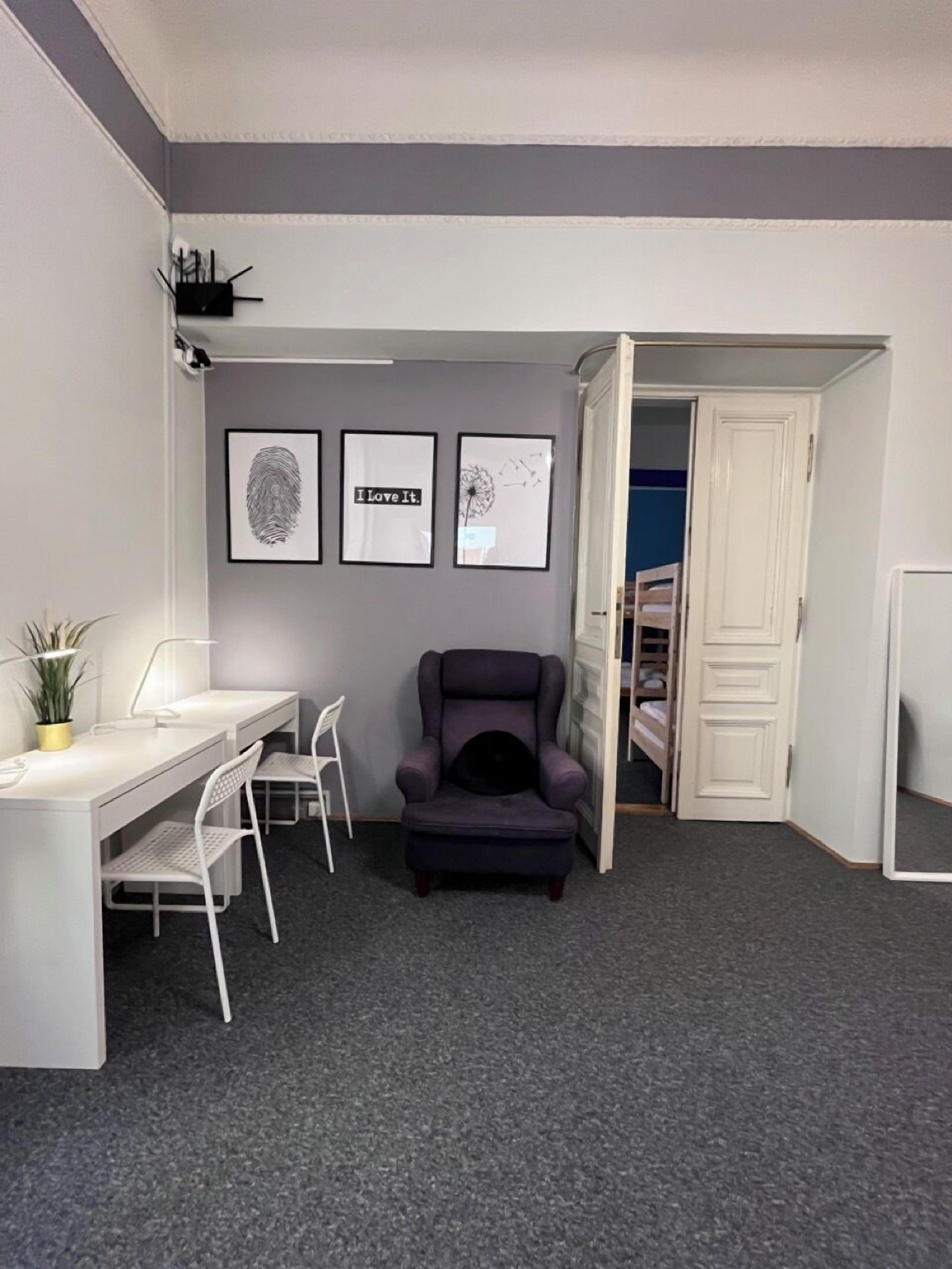 Phòng tập thể, chỉ dành cho nữ, phòng tắm dùng chung, quang cảnh sân vườn | Khu phòng khách