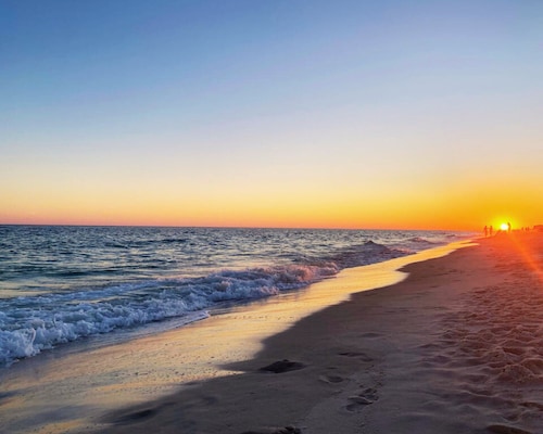 Luxury 4BR @ The Osprey, Steps To Beach, Pool, Private Boat Slip on Cotton Bayou