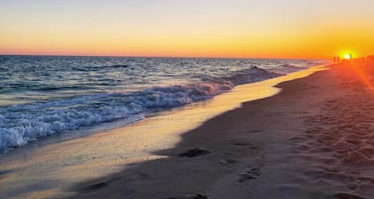 Luxury 4BR @ The Osprey, Steps To Beach, Pool, Private Boat Slip on Cotton Bayou