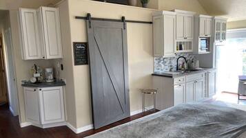 1 quarto, escrivaninha, Wi-Fi