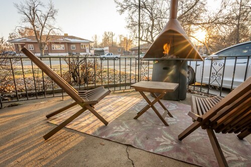 Luxurious Mid-Century-Retreat