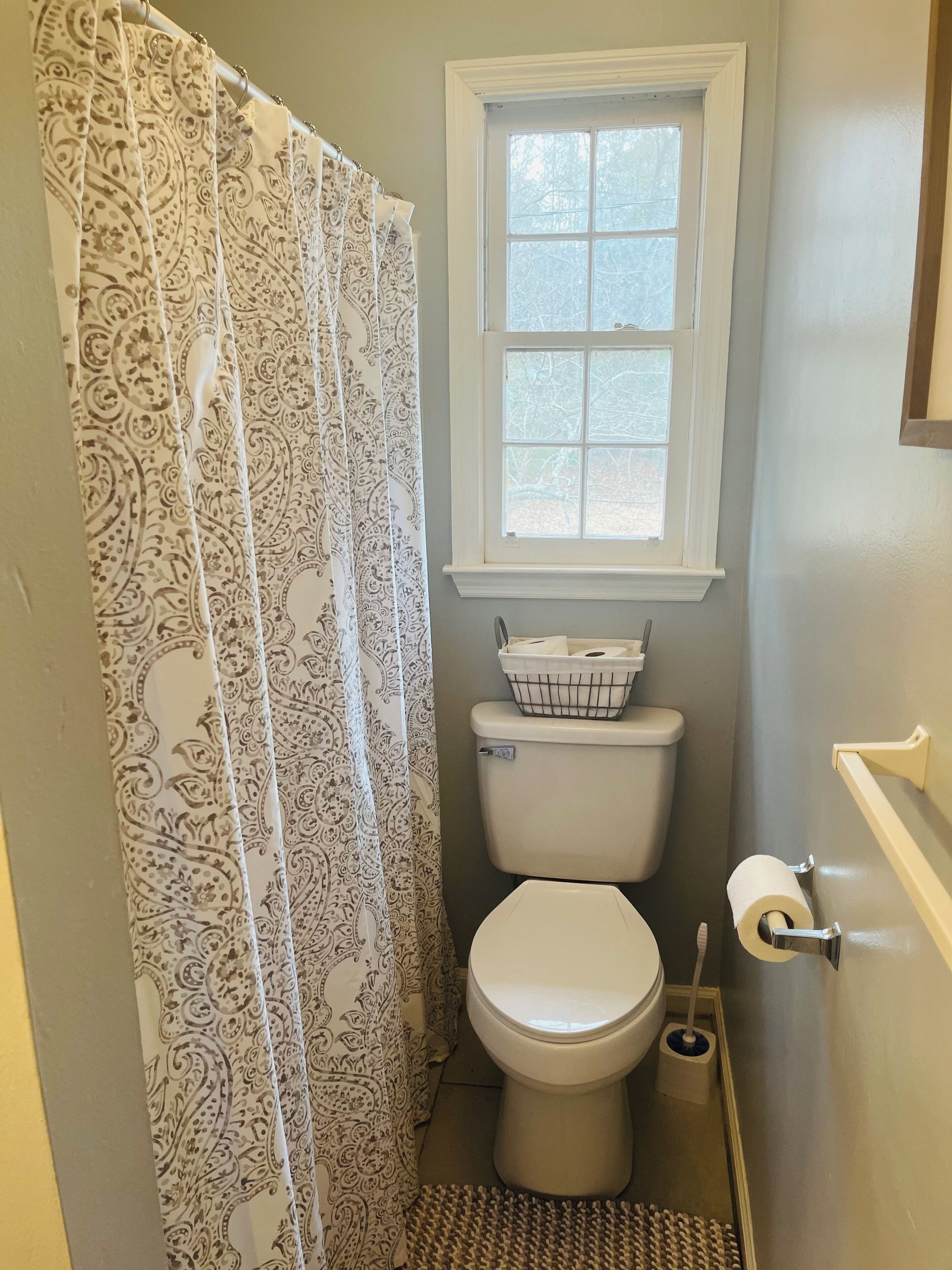 Shower, towels, soap, shampoo