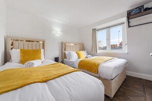 2 chambres, fer et planche à repasser, Wi-Fi gratuit, draps fournis