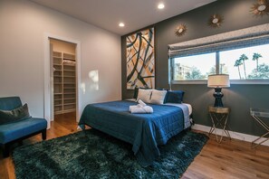 2 室のベッドルーム、WiFi (無料)、ベッドシーツ