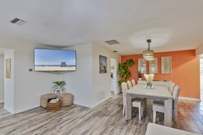 Dining - Seminole Pool House with Game Room and Fire Pit (Seminole)