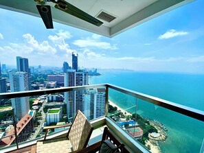 Property grounds - Premium 5* suite 75 sq.m., on the 40th floor on the best private beach.Wongamat (Banglamung)