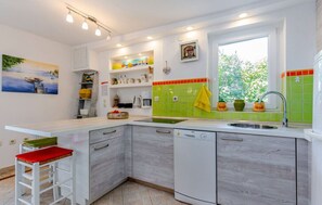Fridge, microwave, oven, dishwasher