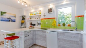Fridge, microwave, oven, dishwasher