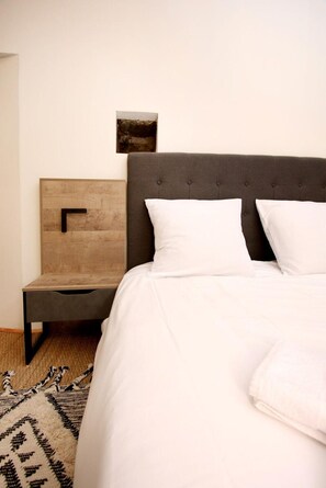 2 室のベッドルーム、デスク、アイロン / アイロン台、WiFi (無料)