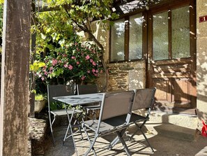 屋外ダイニングエリア