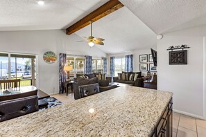 Interior - Dock Holiday: A  Retreat That’s Always in Season! (Jamaica Beach)