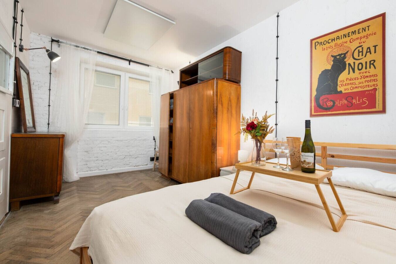 1 slaapkamer, een strijkplank/strijkijzer, gratis wifi, beddengoed