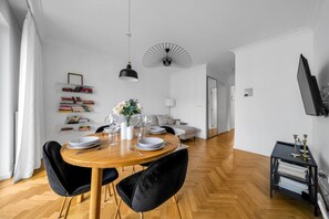 Interior - Warsaw Żoliborz Apartment- Parking & Two Balconies - by Rentujemy (Warszawa)