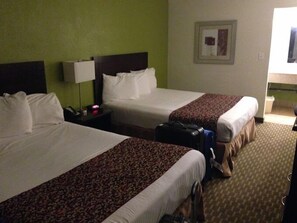 In-room safe, desk, blackout curtains, free cots/infant beds - Hotel Rising (Phoenix)