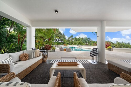 Wow! Private Mountain Estate !