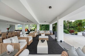 Outdoor dining - Wow! Private Mountain Estate ! (Guaynabo)
