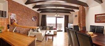 Large 8-bedroom house with garden and WiFi in Liptovský Mikuláš