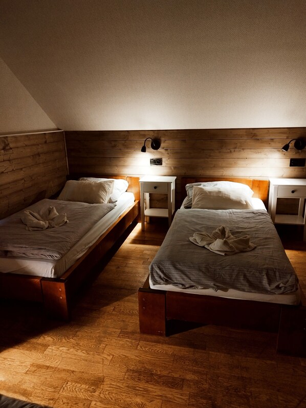 8 camere, ferro/asse da stiro, culla da viaggio, Wi-Fi