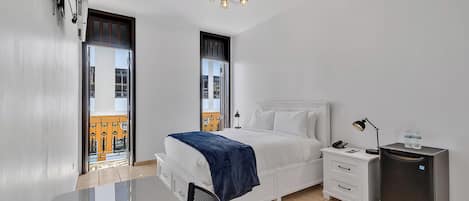 Classic Suite, Balcony, Park View | Memory foam beds, WiFi (free), bed sheets