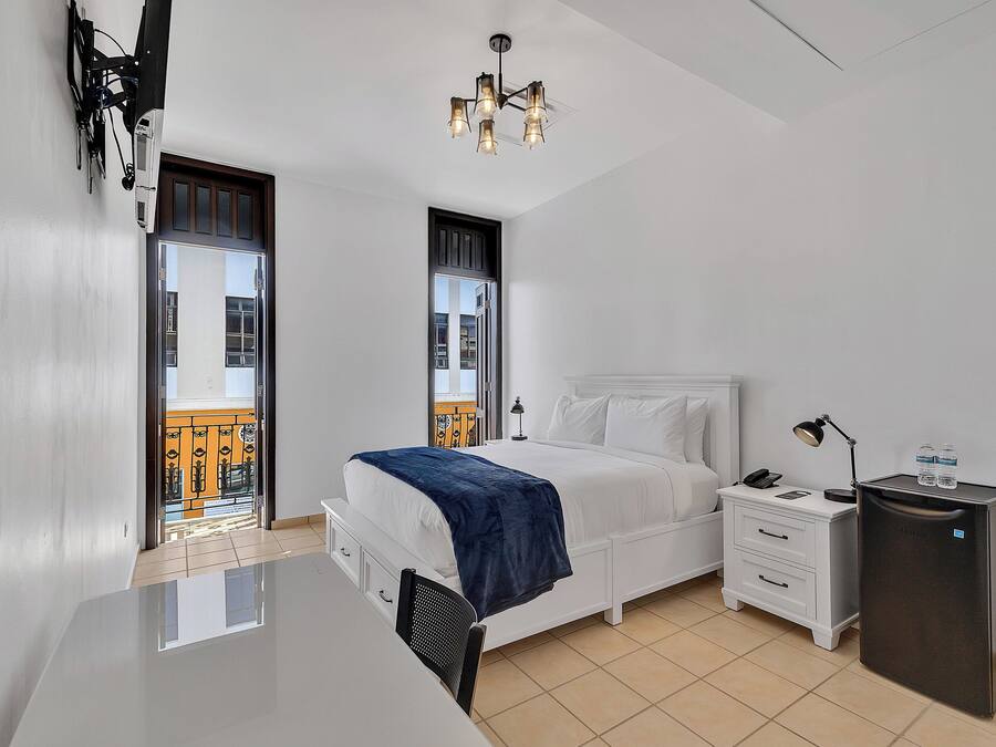 Suite Classique, balcon, vue parc | Matelas mémoire de forme, Wi-Fi gratuit, draps fournis