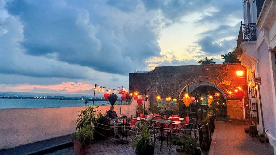 Armas Hotel