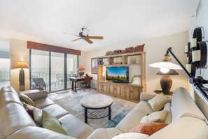 Living area - Luxury Coastal Escape - 3BR Condo (Marco Island)