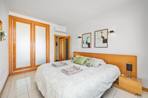 1 Schlafzimmer, Zimmersafe, Bügeleisen/Bügelbrett, Reisekinderbett