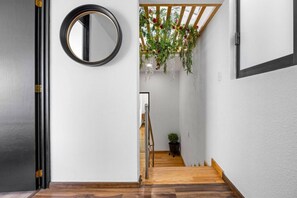 Interior - Sierra Vista: Contemporary Townhouse • BBQ • Brand New (Ciudad de México)