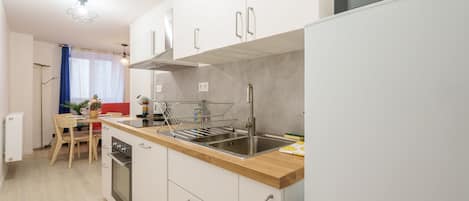 Fridge, microwave, oven, dishwasher