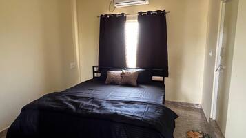 2 bedrooms, Egyptian cotton sheets, premium bedding, down duvets