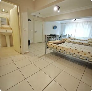 Economy Triple Room