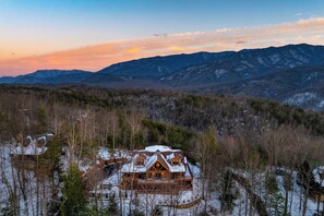 House (4 Bedrooms) | Interior - American Dream by Avantstay Deck w/ Views Theater, Game Room, Community Pool (Gatlinburg)