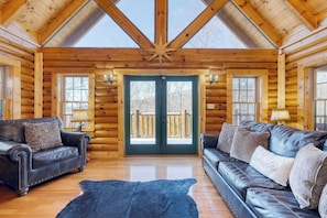 House (4 Bedrooms) | Interior - American Dream by Avantstay Deck w/ Views Theater, Game Room, Community Pool (Gatlinburg)