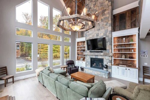 Riverfront Escape in the Mountains